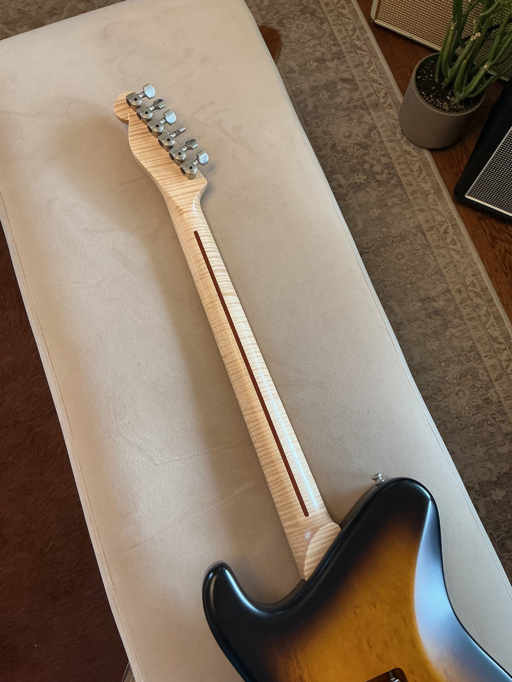 Tausch 665 Raw Deluxe NAMM Sample in 2 Tone Lemon Dark Brown Burst- 2017