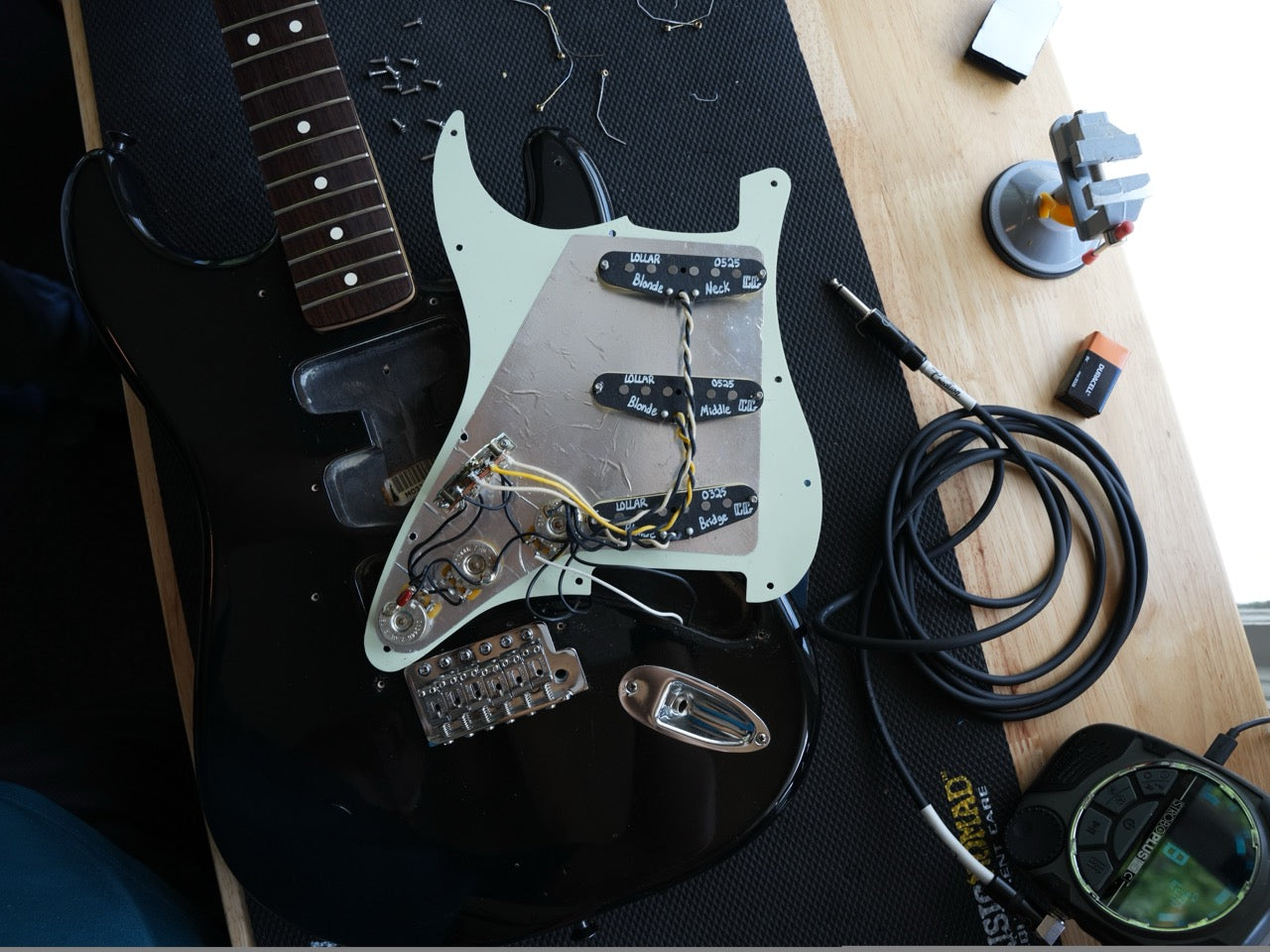 Fender Stratocaster with Rosewood Fingerboard and Lollar Pickups - 2004
