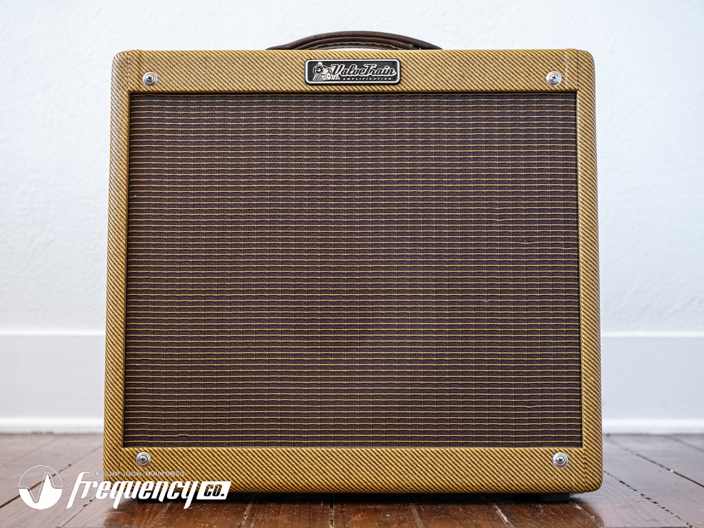 Valve Train Amplification 315 in a Pine Cab with a Tweed Covering