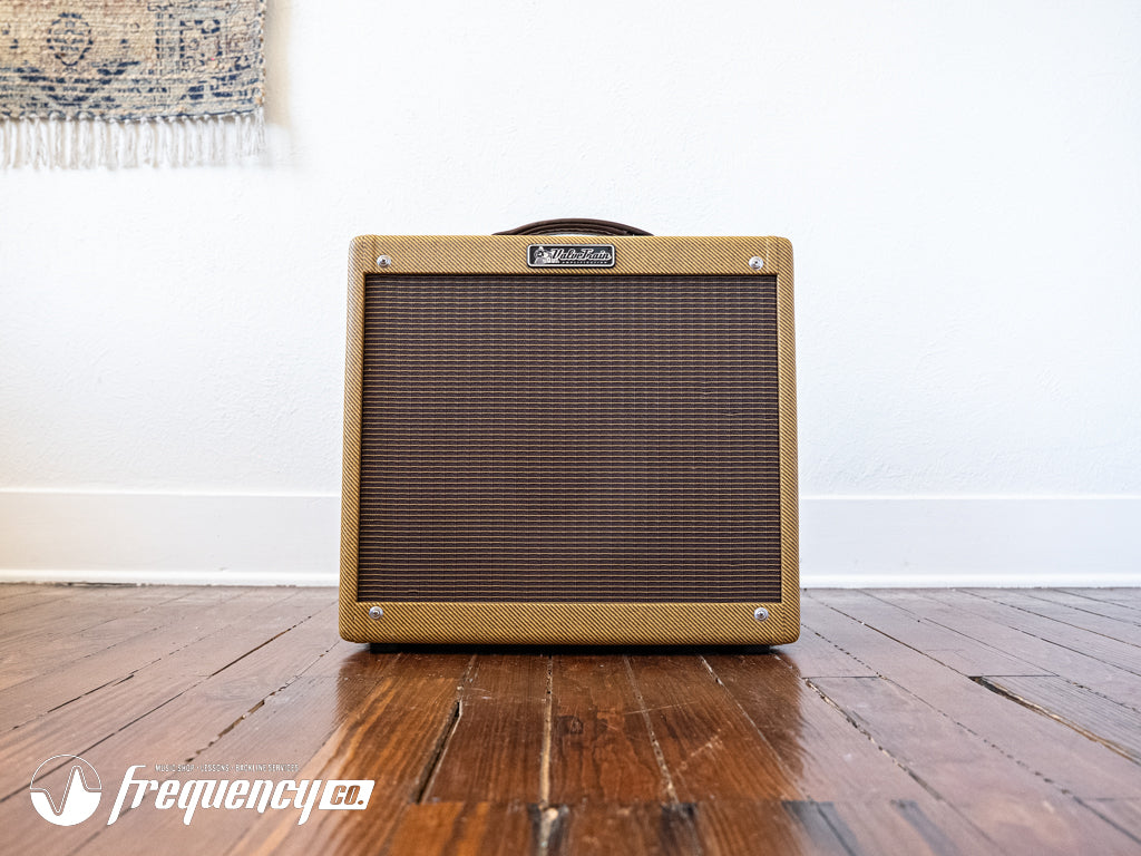 Valve Train Amplification 315 in a Pine Cab with a Tweed Covering