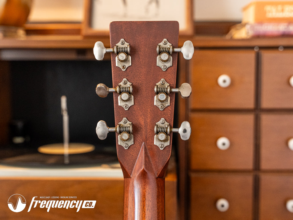 Martin OM28V with a Sitka Spruce Top and Indian Rosewood Back and Sides - 2012