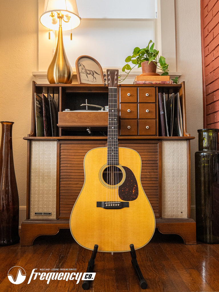Martin Guitars D-28 with Rosewood Back and Sides - 2017