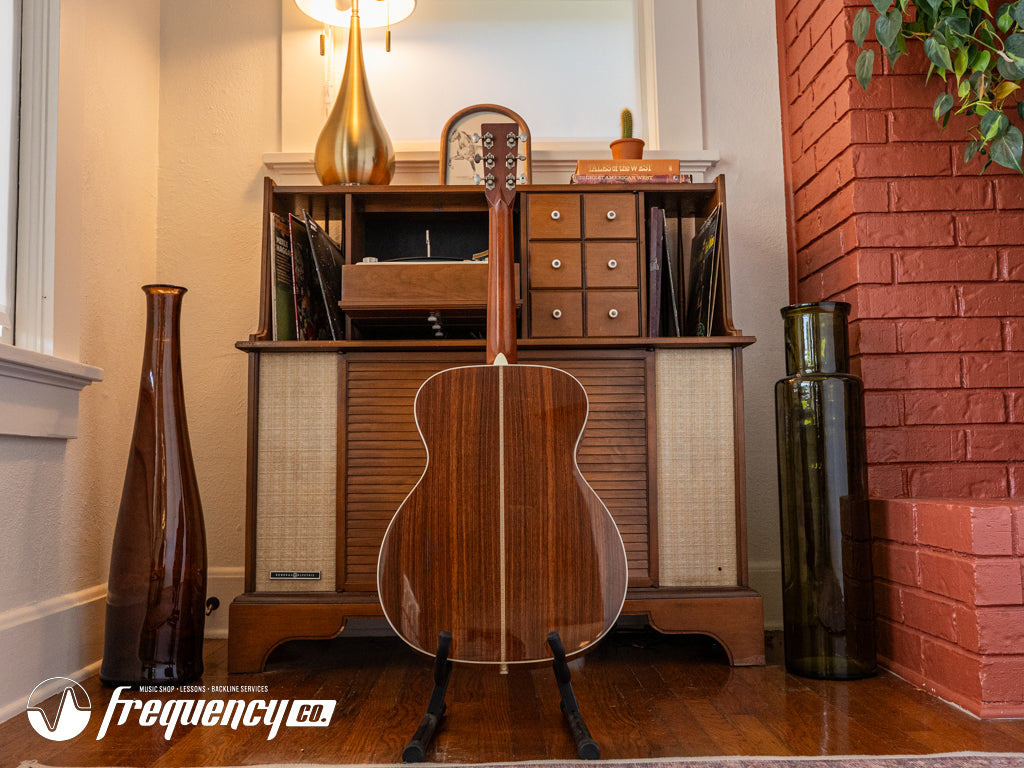 Martin OM28V with a Sitka Spruce Top and Indian Rosewood Back and Sides - 2012