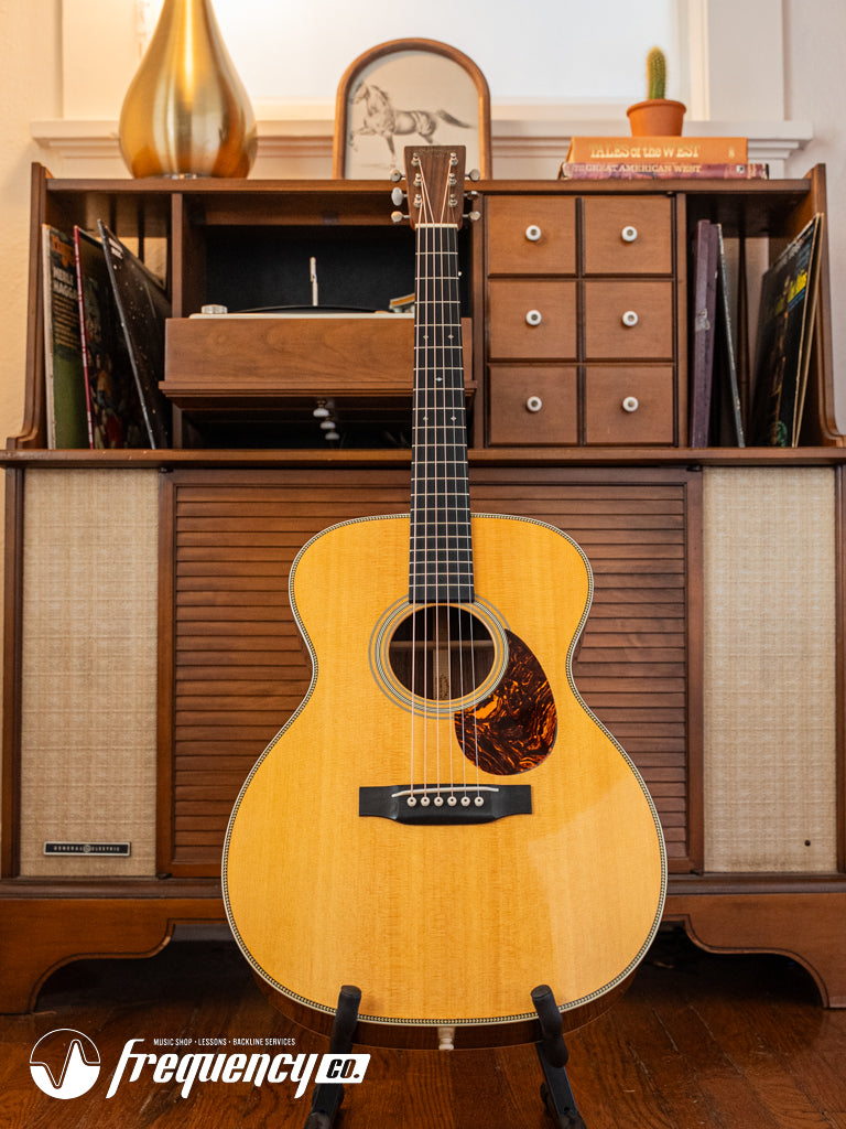 Martin OM28V with a Sitka Spruce Top and Indian Rosewood Back and Sides - 2012
