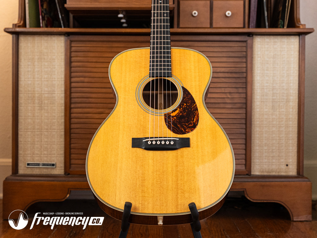 Martin OM28V with a Sitka Spruce Top and Indian Rosewood Back and Sides - 2012