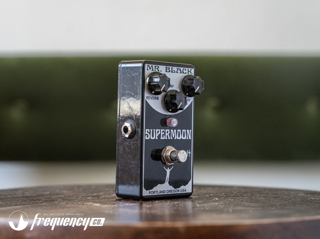 Mr. Black Supermoon Reverb