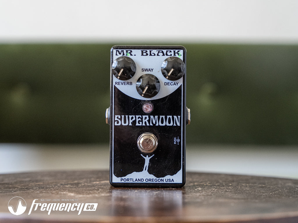 Mr. Black Supermoon Reverb
