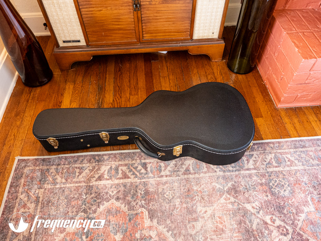 Martin OM28V with a Sitka Spruce Top and Indian Rosewood Back and Sides - 2012