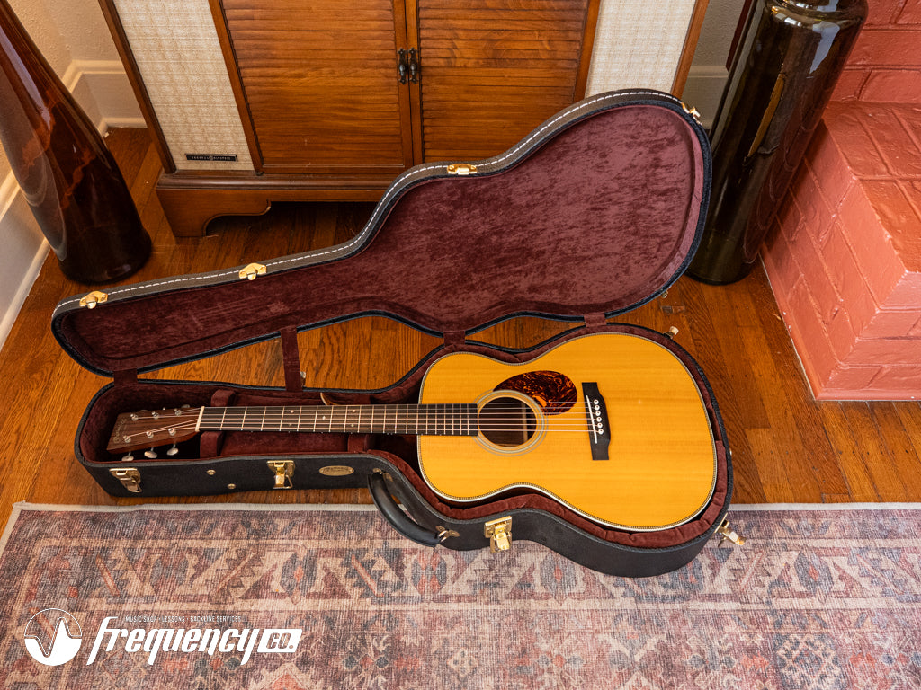 Martin OM28V with a Sitka Spruce Top and Indian Rosewood Back and Sides - 2012
