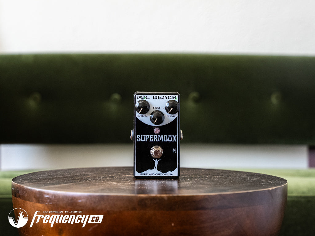 Mr. Black Supermoon Reverb