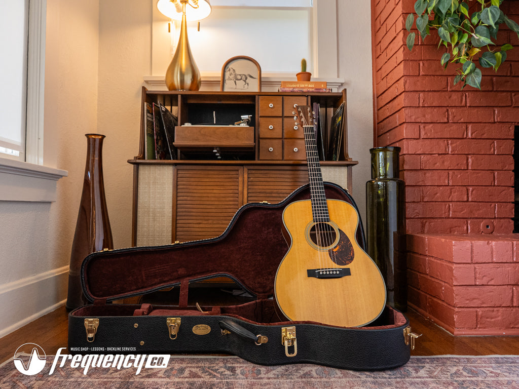 Martin OM28V with a Sitka Spruce Top and Indian Rosewood Back and Sides - 2012