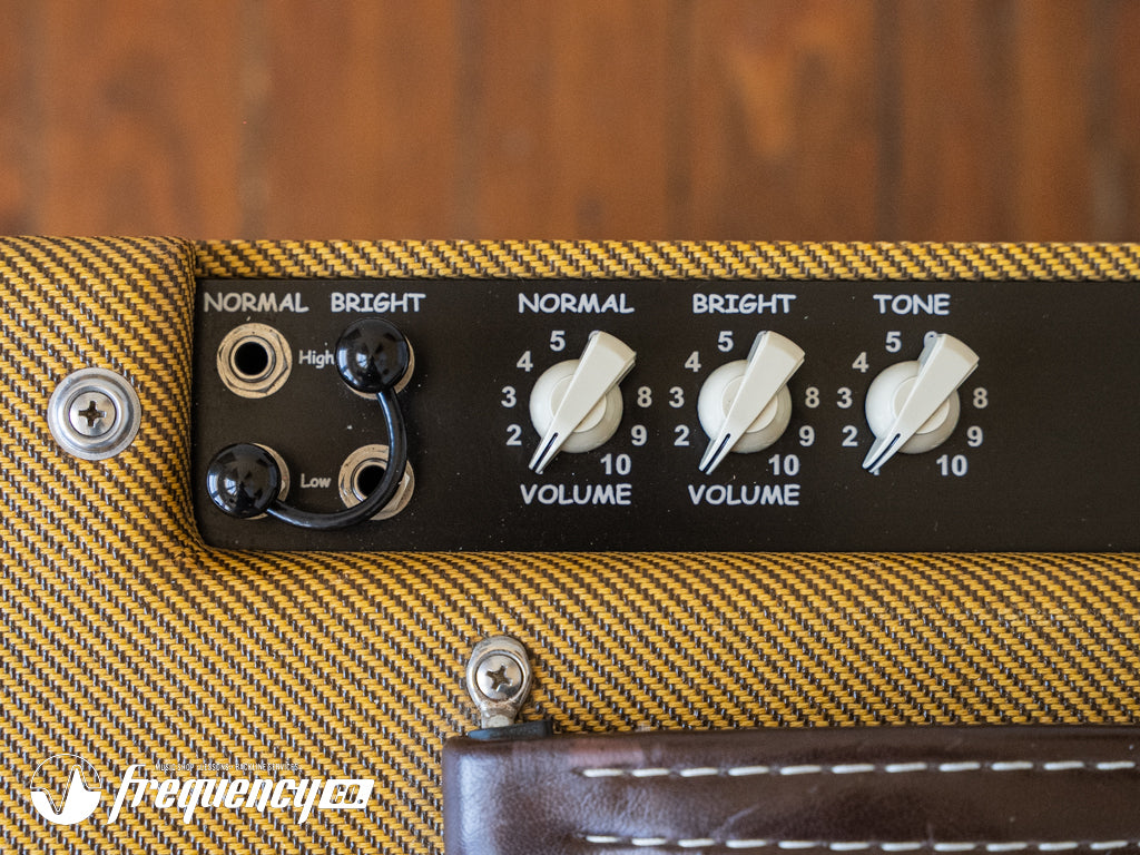 Valve Train Amplification 315 in a Pine Cab with a Tweed Covering