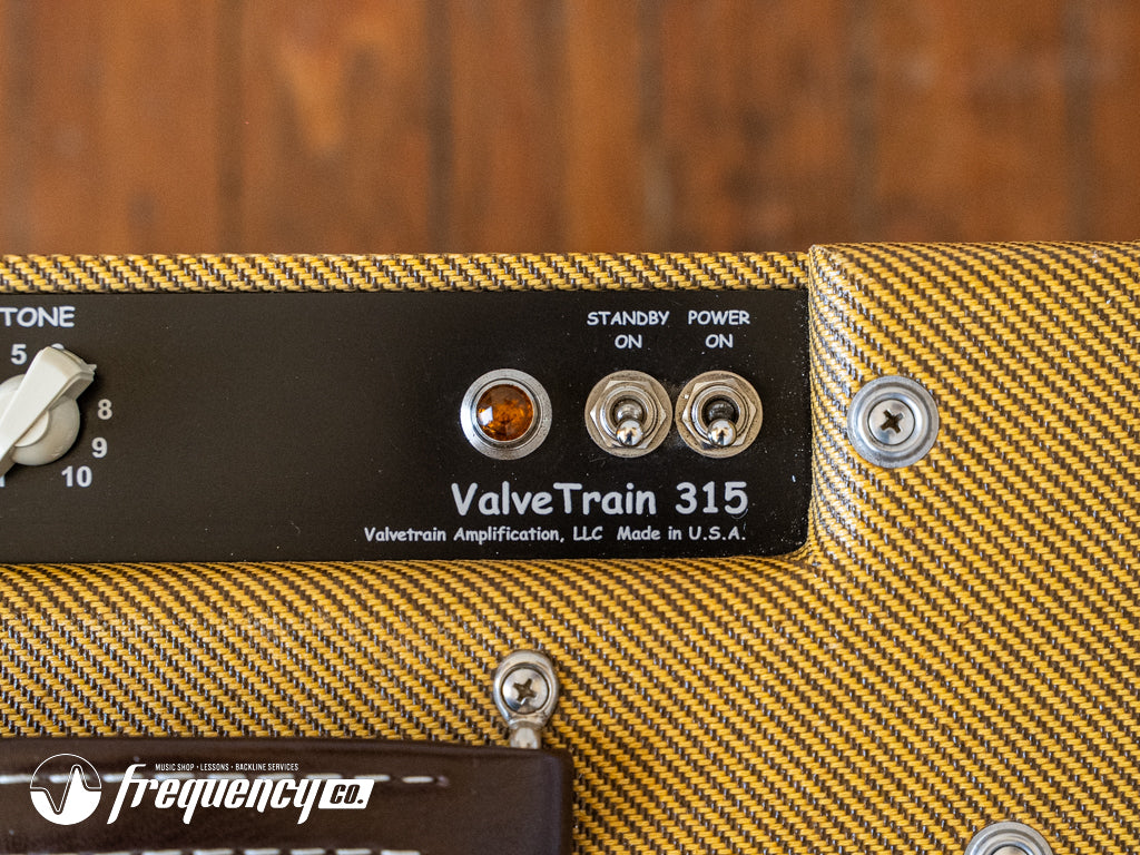 Valve Train Amplification 315 in a Pine Cab with a Tweed Covering