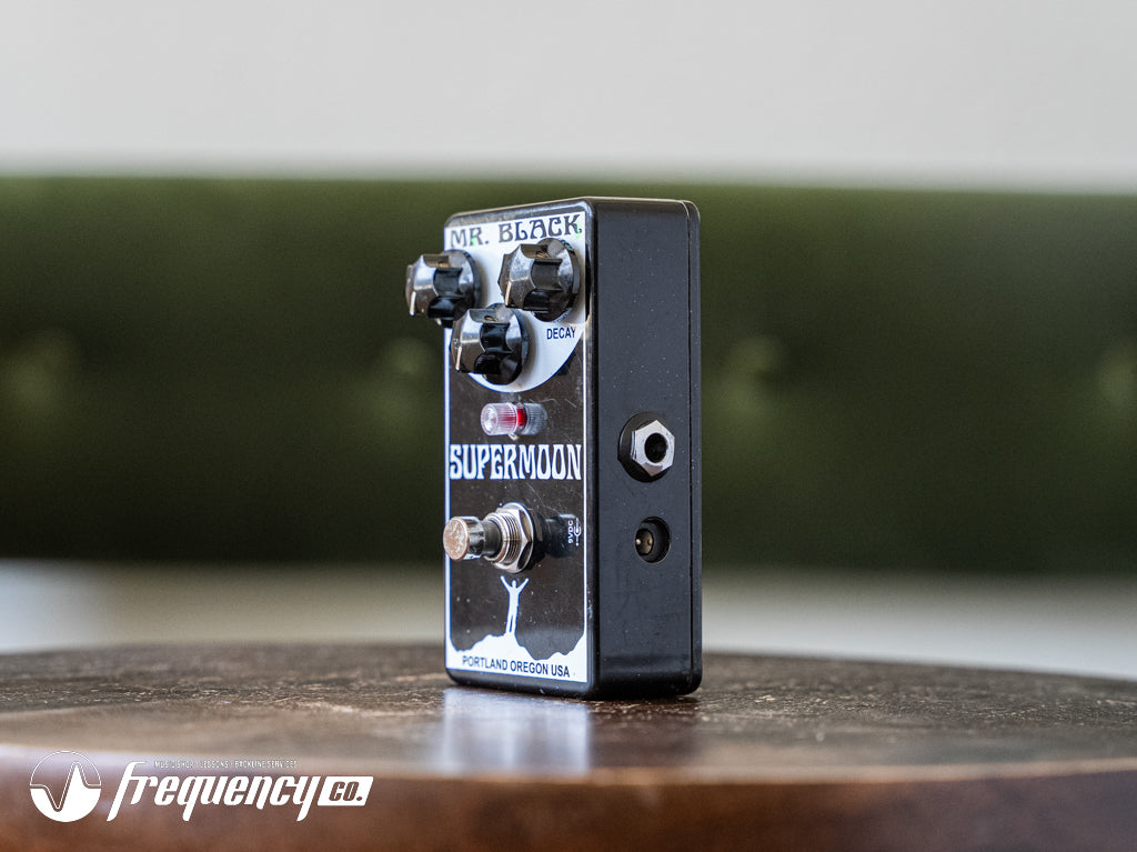 Mr. Black Supermoon Reverb