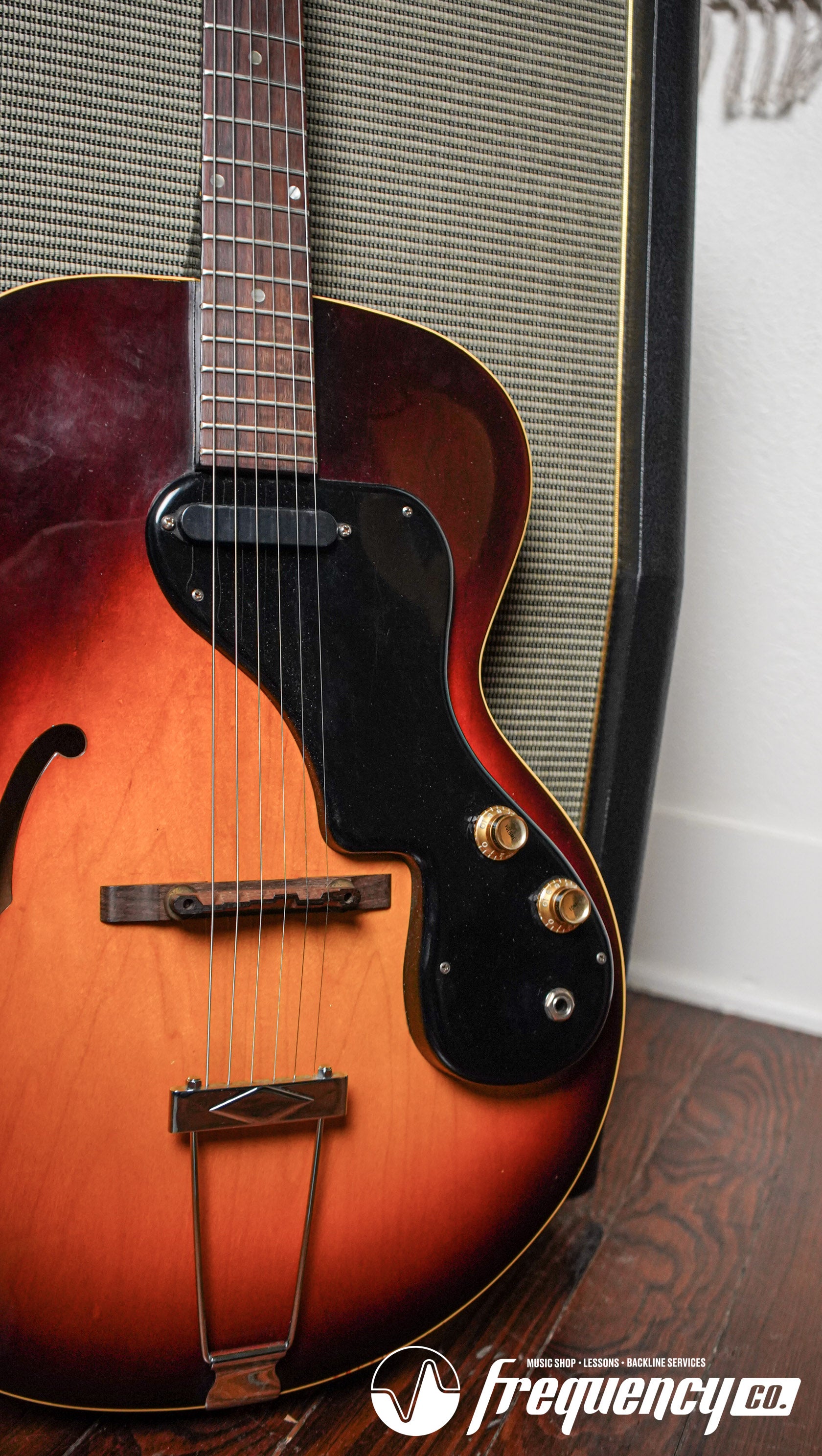 Gibson ES-120T in Sunburst - 1967