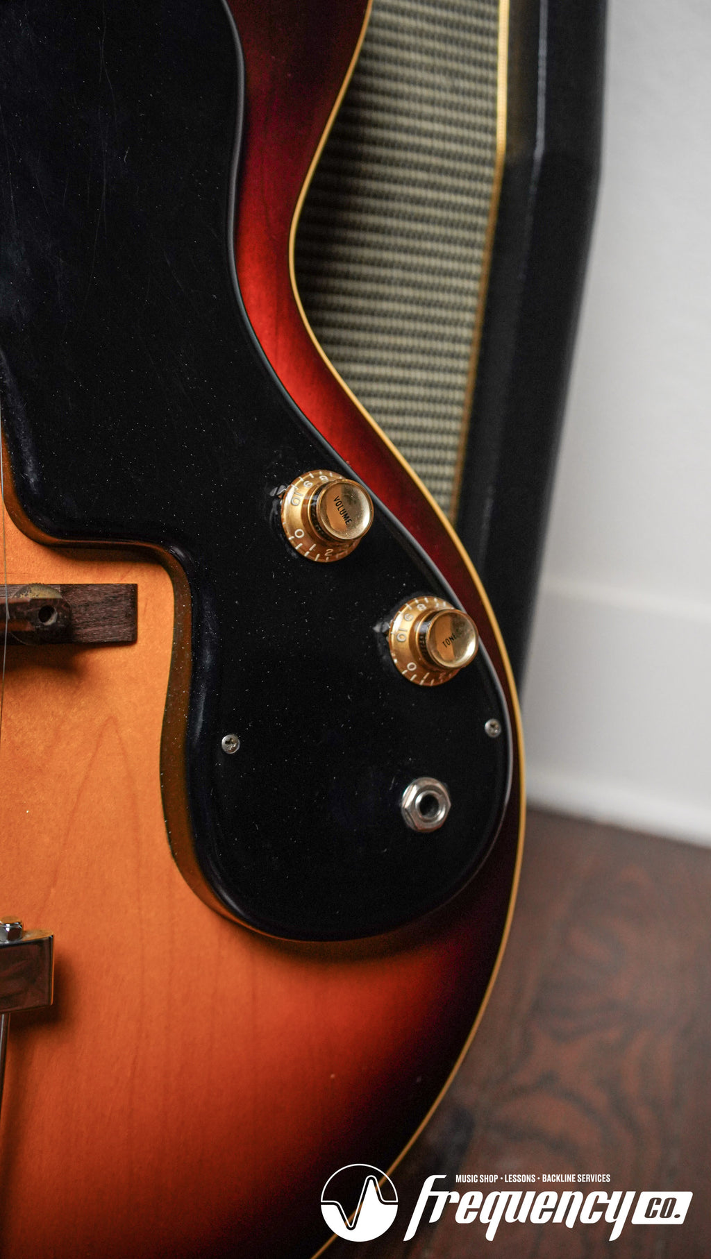 Gibson ES-120T in Sunburst - 1967
