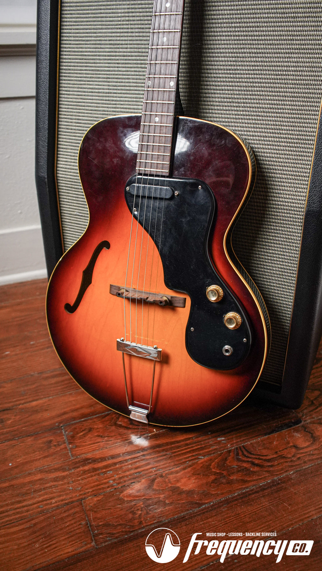 Gibson ES-120T in Sunburst - 1967