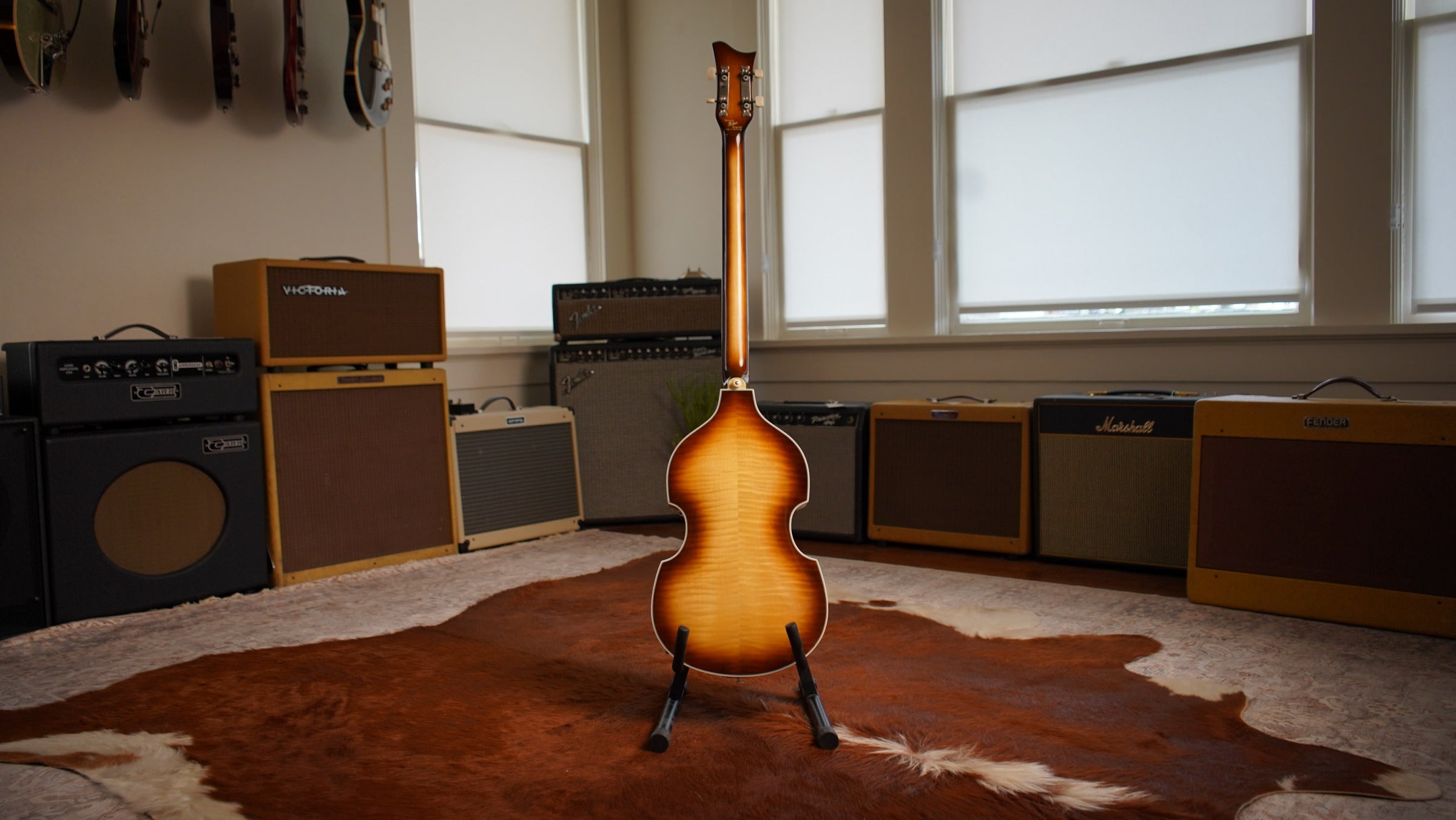 Hofner 500/1 V62 Reissue Sunburst Violin Bass