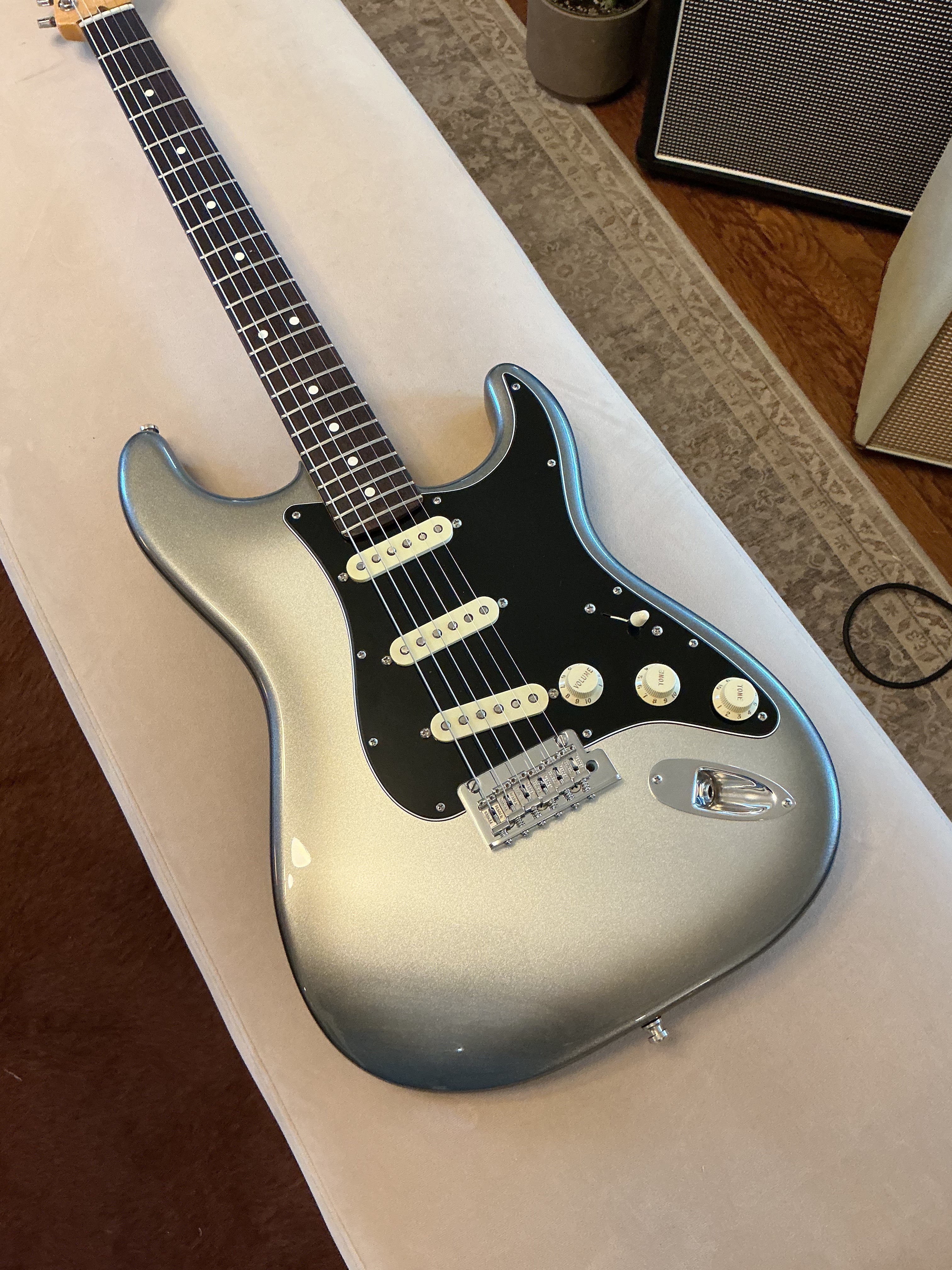 Fender American Professional II Stratocaster with Rosewood Fingerboard in Mercury Burst - 2021