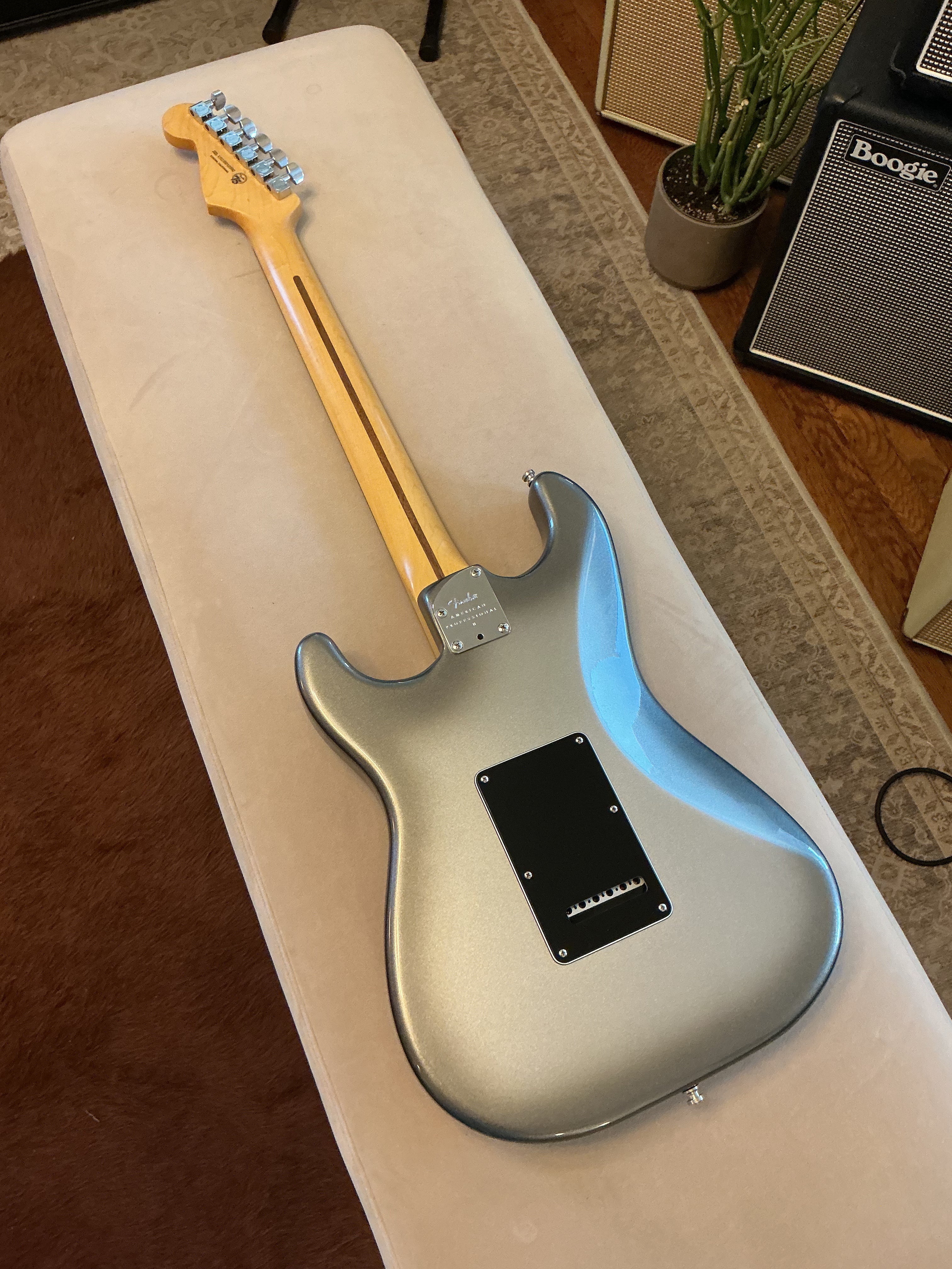 Fender American Professional II Stratocaster with Rosewood Fingerboard in Mercury Burst - 2021