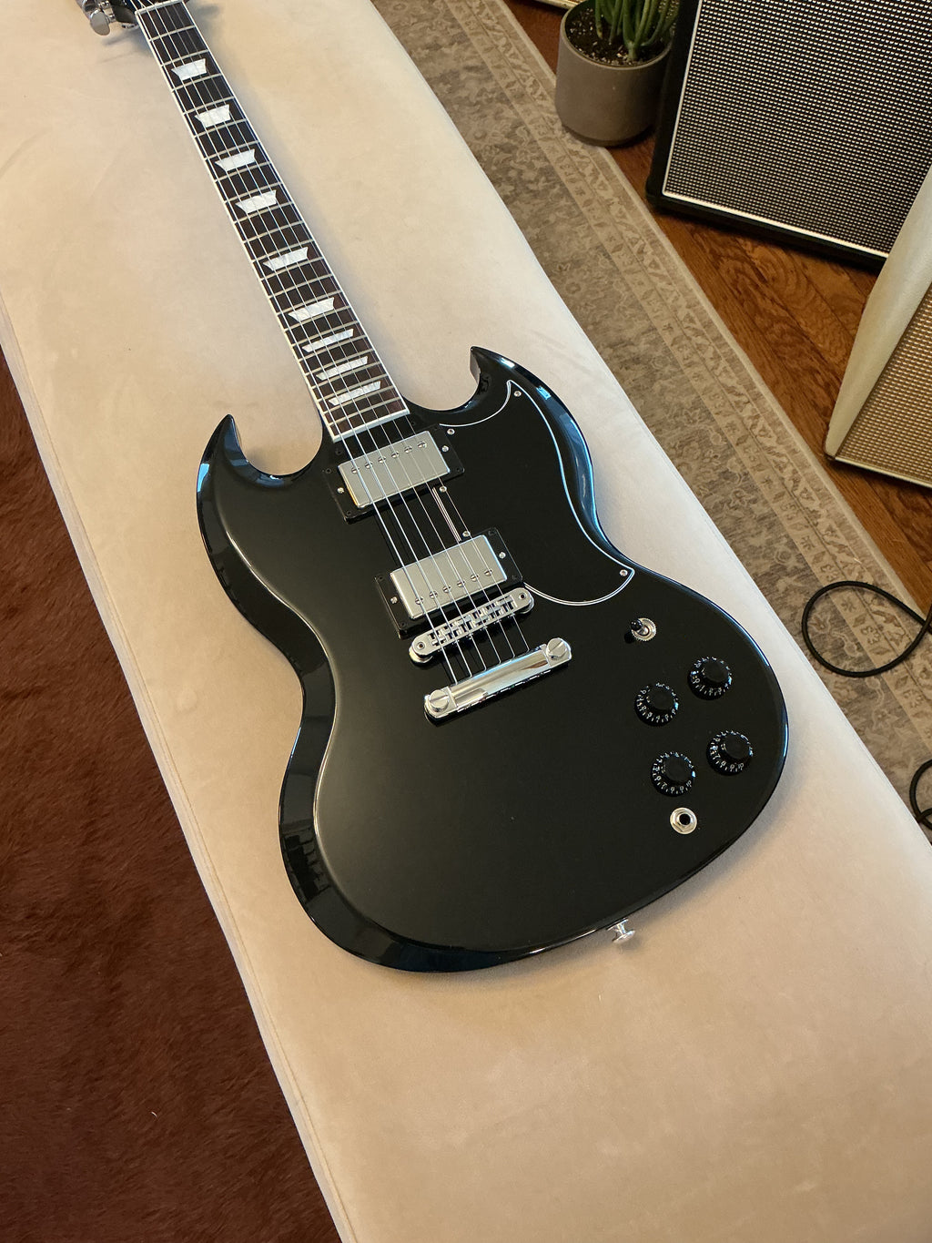 Gibson 61' Reissue SG in Black with Upgraded Tuners - 2018