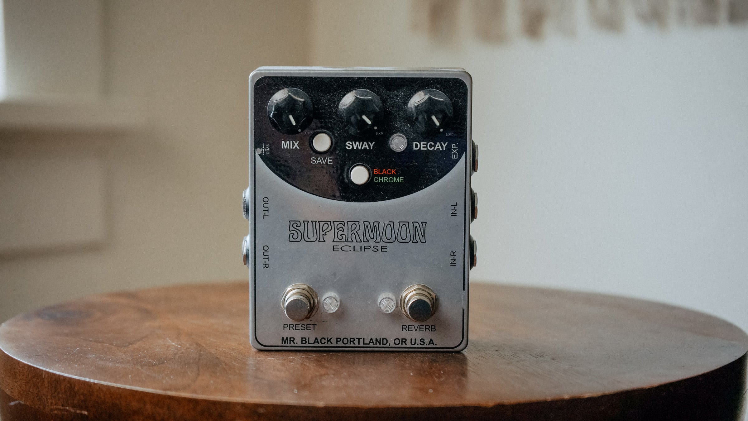 Mr. Black Supermoon Eclipse Stereo Reverb